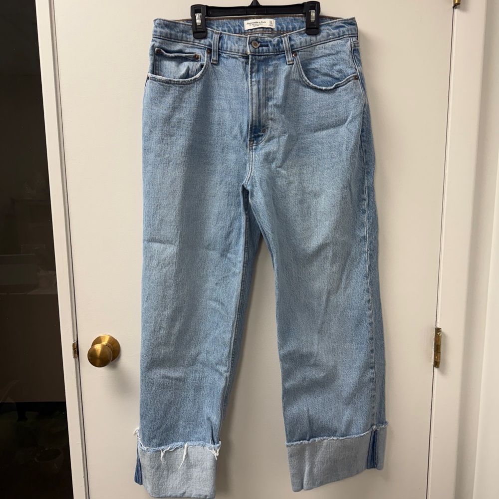 Abercrombie & Fitch 90s Relaxed High Rise Jean